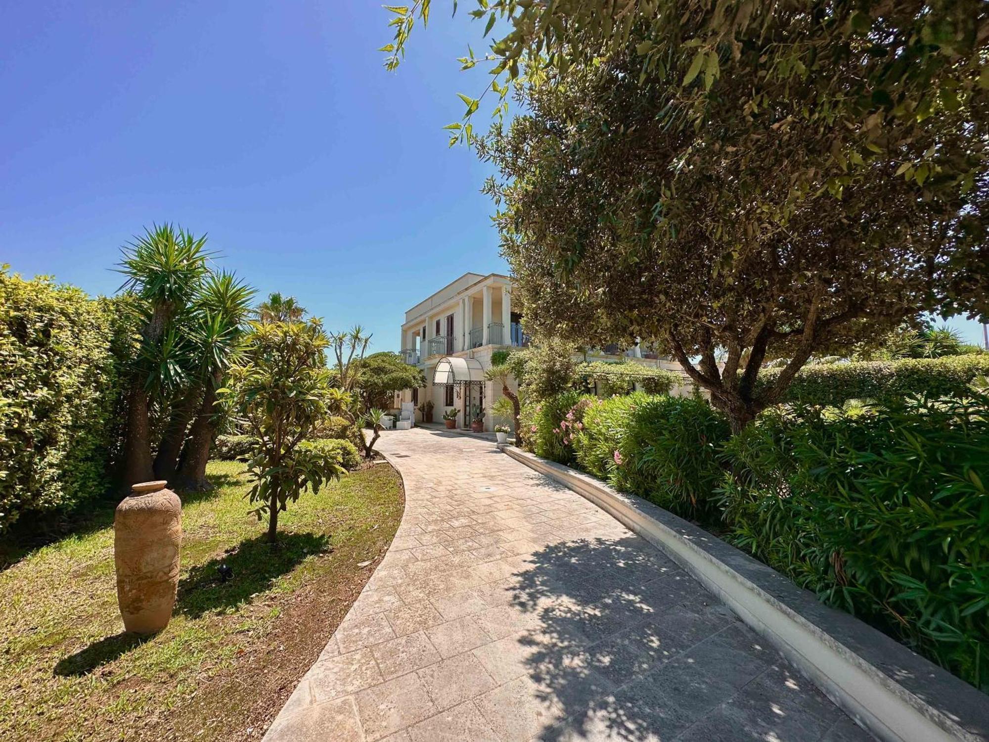 Casalusa Home Casamassella Exterior photo
