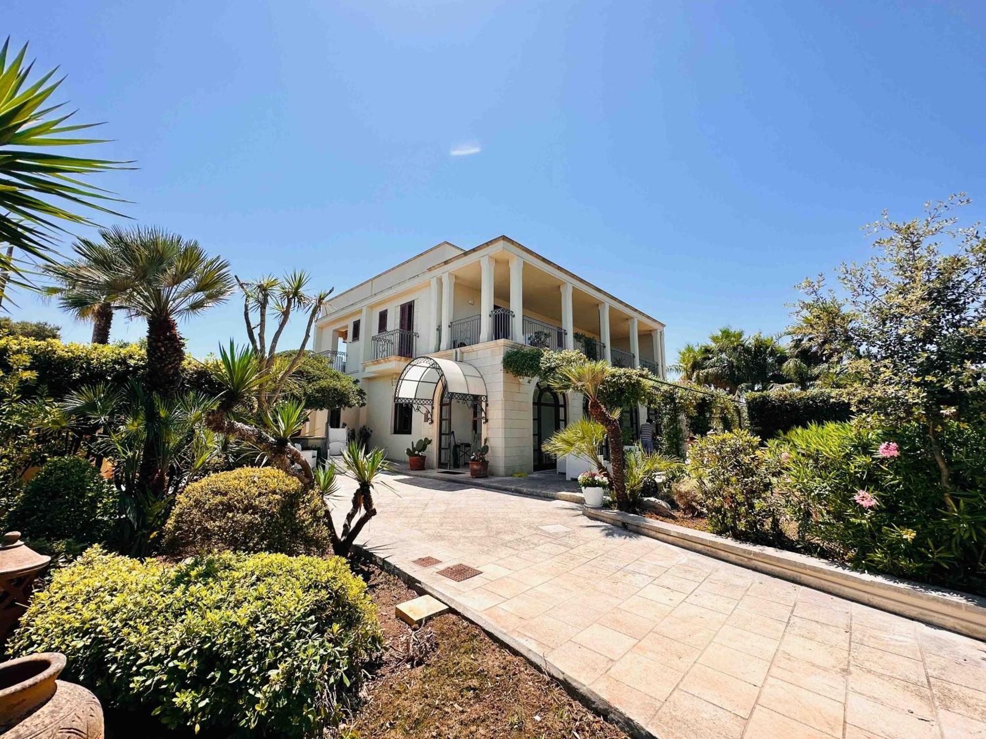 Casalusa Home Casamassella Exterior photo